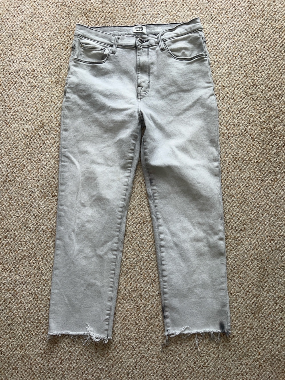 Kensie 30/10 Allie Lux Light Gray High-Rise Slim Straight Jeans